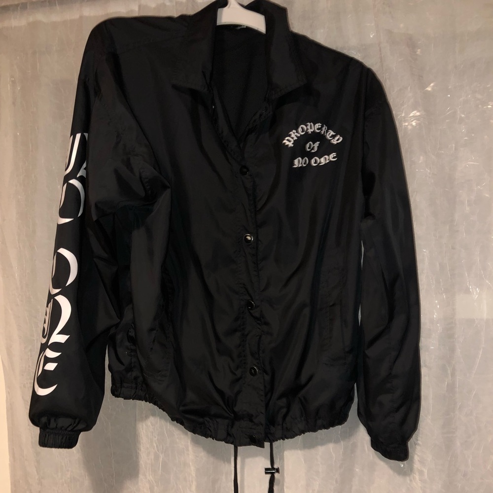 F21 Wind Braker
